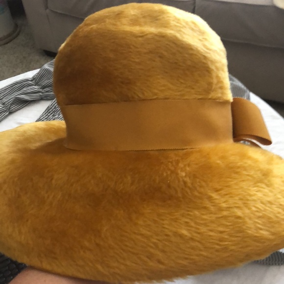 Patrice Fluffy felt vintage brimmed bucket hat with ribbon bow - Picture 5 of 7